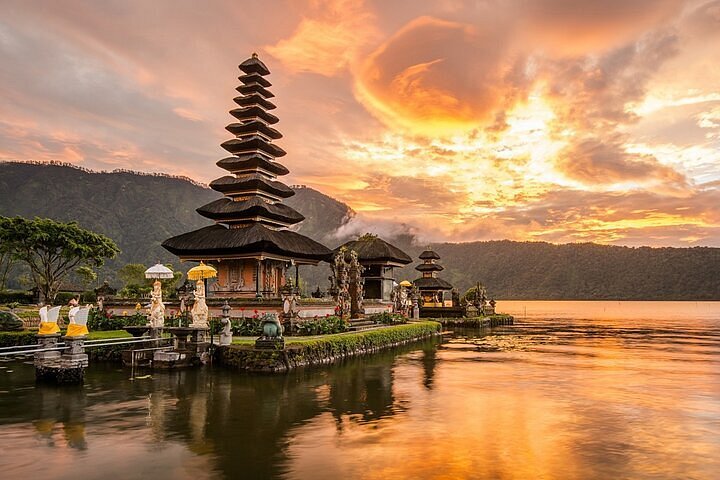 Bali: Spiritual Retreats and Natural Exploration in April