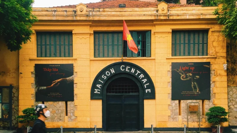 Hoa Lo Prison 