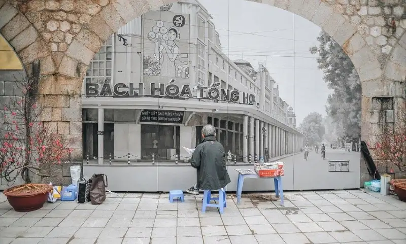 Phung Hung Mural Street 