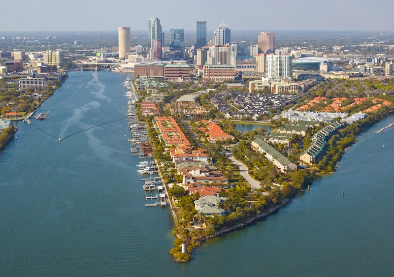 Tampa: A Blend of Thrills and Culture